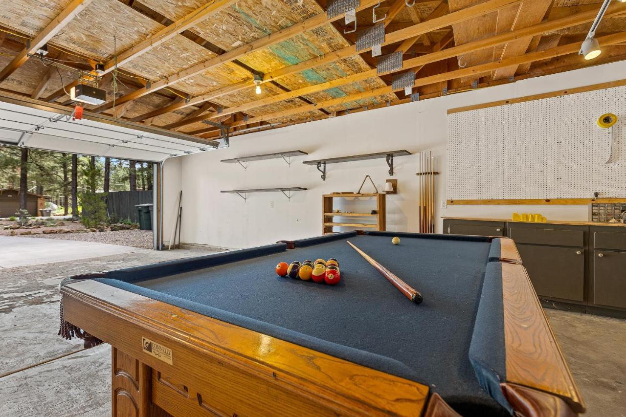 Captivating Continental Country Club Retreat With 4 Bdr And Spacious Deck! Hébergement de vacances