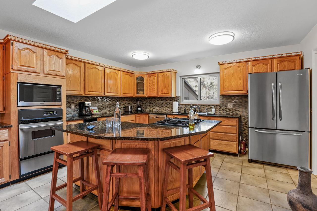 Hébergement de vacances Captivating Continental Country Club Retreat With 4 Bdr And Spacious Deck! *