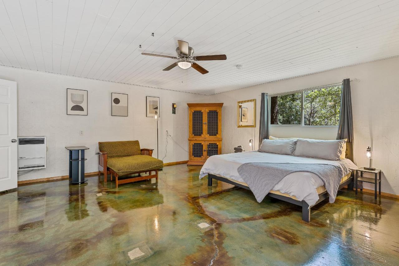 Captivating Continental Country Club Retreat With 4 Bdr And Spacious Deck! Hébergement de vacances Flagstaff
