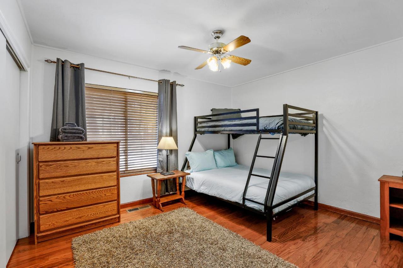 Hébergement de vacances Captivating Continental Country Club Retreat With 4 Bdr And Spacious Deck! Flagstaff