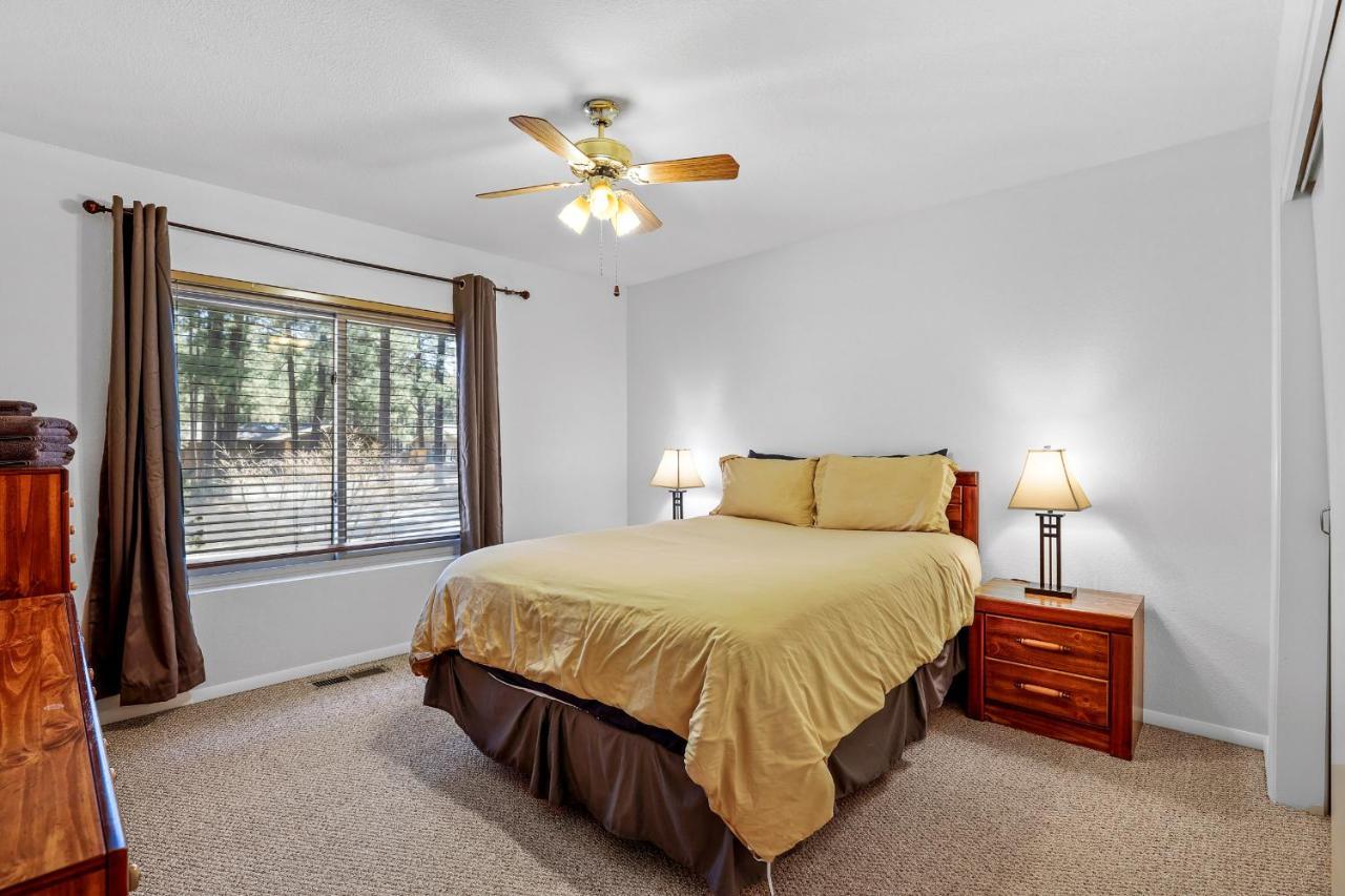 Captivating Continental Country Club Retreat With 4 Bdr And Spacious Deck! Hébergement de vacances Flagstaff